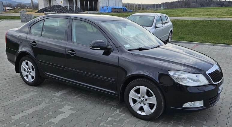 Skoda Octavia cena 26900 przebieg: 230000, rok produkcji 2010 z Wadowice małe 79